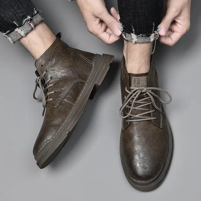 八哥 时尚舒适简约个性 短筒 马丁靴 男女同款