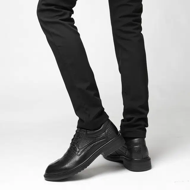 八哥 头层牛皮牛皮 时尚舒适百搭 透气防滑耐磨 低帮 生活休闲鞋 男款 黑色