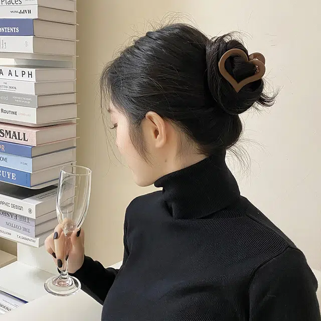 简应舒 磨砂爱心百搭 亚克力 发夹 男女同款情侣款