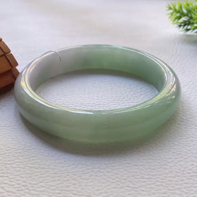 57.6mm52.47g