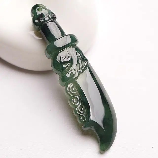 芳翠缘 好运精雕正品水墨写意屠龙宝刀玉 糯种 翡翠吊坠 男女同款情侣款