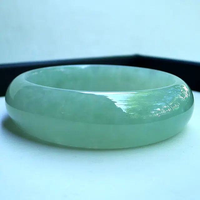 57.6mm