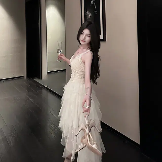V