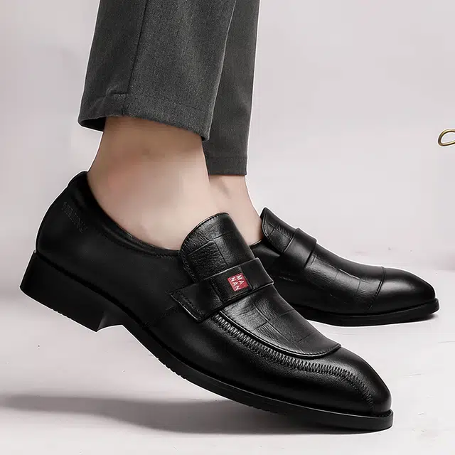 依米奴 头层牛皮 真皮质感 高颜值 商务正装 雅痞帅气 优雅精致 时尚潮流 舒适 百搭 日常通勤 防滑耐磨 懒人一脚蹬 旅游驾车 休闲鞋 男款