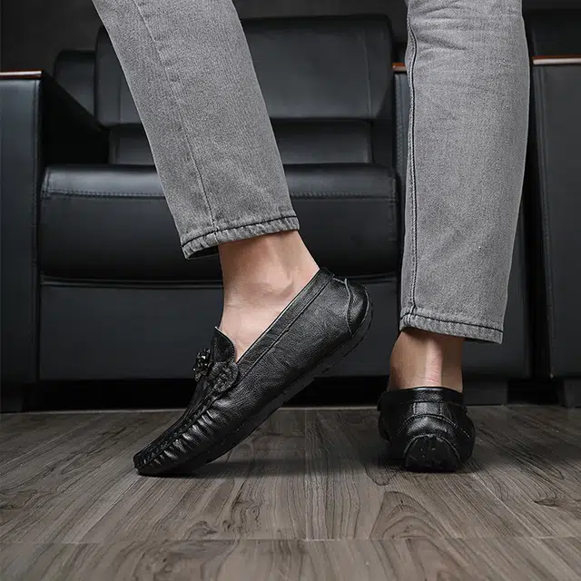 依米奴 高颜值 时尚潮流 脚感舒适 低调百搭 日常通勤  简约帅气 真皮质感 一脚蹬 英伦风 复古 旅游驾车 休闲鞋 男款