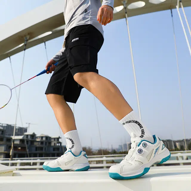 依米奴 高颜值 时尚潮流 脚感舒适 低调百搭 日常通勤 简约帅气 轻便柔软  羽毛球鞋 男女同款