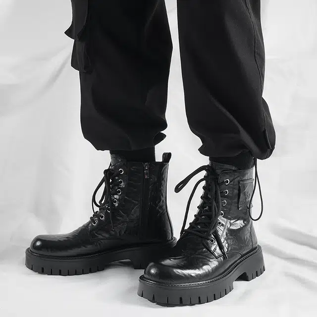 依米奴 户外外穿 英伦风 复古经典 高颜值 时尚潮流 脚感舒适 真皮质感 低调百搭 日常通勤 职场会议 简约帅气 轻便柔软  马丁靴 男款