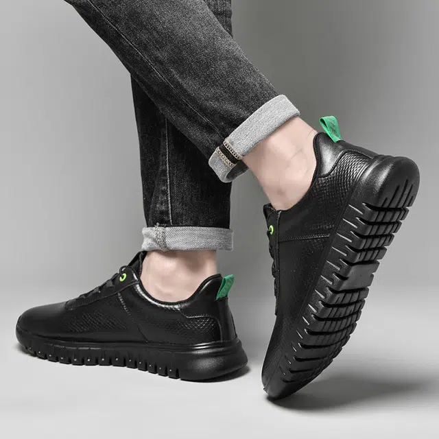 黑武士 真皮依米奴 头层牛皮 高颜值 精致质感 轻奢 简约 时尚潮流 舒适百搭 日常通勤 户外外穿 防滑耐磨 男士休闲 男款