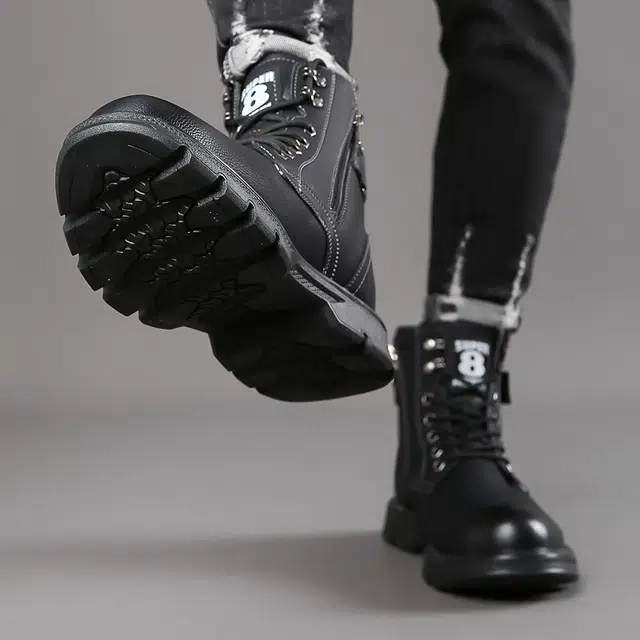 依米奴 高颜值 冬日 降温保暖 工装户外 时尚潮流 舒适 经典复古 真皮质感 雅痞年轻 个性帅气 增高显瘦 马丁靴 男款 黑色