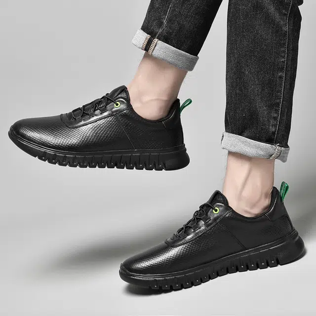 黑武士 真皮依米奴 头层牛皮 高颜值 精致质感 轻奢 简约 时尚潮流 舒适百搭 日常通勤 户外外穿 防滑耐磨 男士休闲 男款