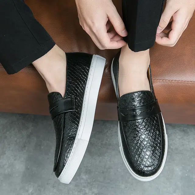 依米奴 真皮质感 经典复古 优雅气质 时尚潮流 商务正装 职场会议 百搭套脚一脚蹬 懒人旅游驾车 脚感舒适 日常通勤 休闲鞋 男款