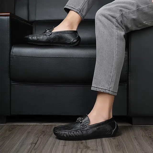 依米奴 高颜值 时尚潮流 脚感舒适 低调百搭 日常通勤  简约帅气 真皮质感 一脚蹬 英伦风 复古 旅游驾车 休闲鞋 男款