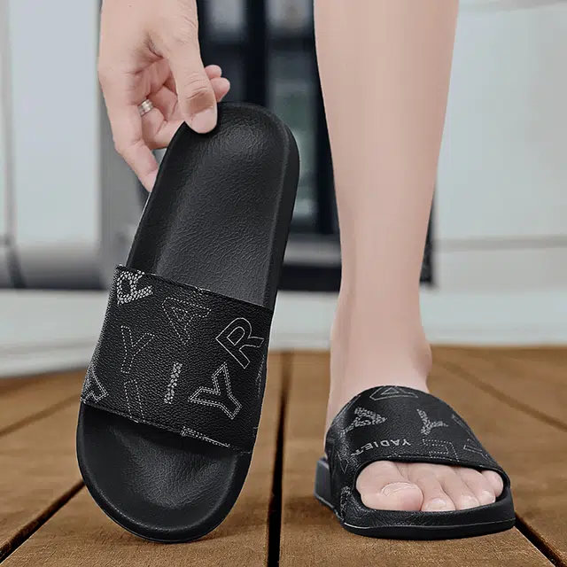 依米奴 夏日清爽 户外外穿 高颜值 时尚潮流 舒适 低调百搭 日常通勤  简约帅气 轻便柔软 居家室内 橡胶 防磨一字拖鞋 男款