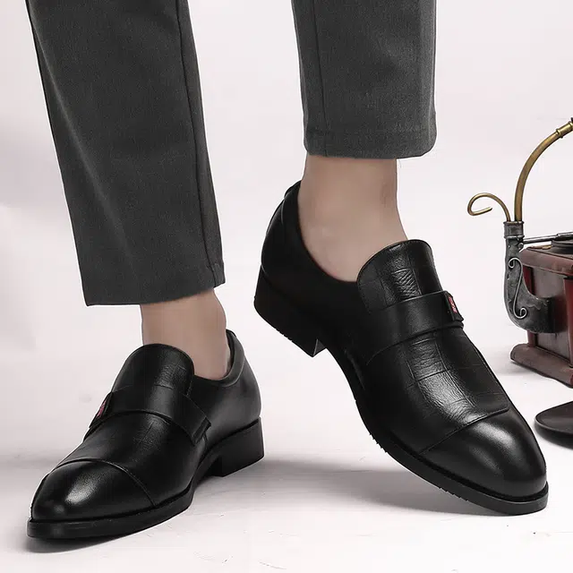 依米奴 头层牛皮 真皮质感 高颜值 商务正装 雅痞帅气 优雅精致 时尚潮流 舒适 百搭 日常通勤 防滑耐磨 懒人一脚蹬 旅游驾车 休闲鞋 男款