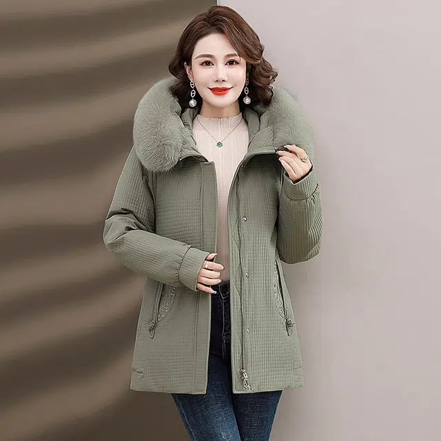 雅鹿 连帽御寒保暖袋位绣花中式盘扣时尚休闲羽绒服 女款