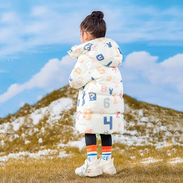 雅鹿 可爱百搭加厚保暖羽绒服中小童