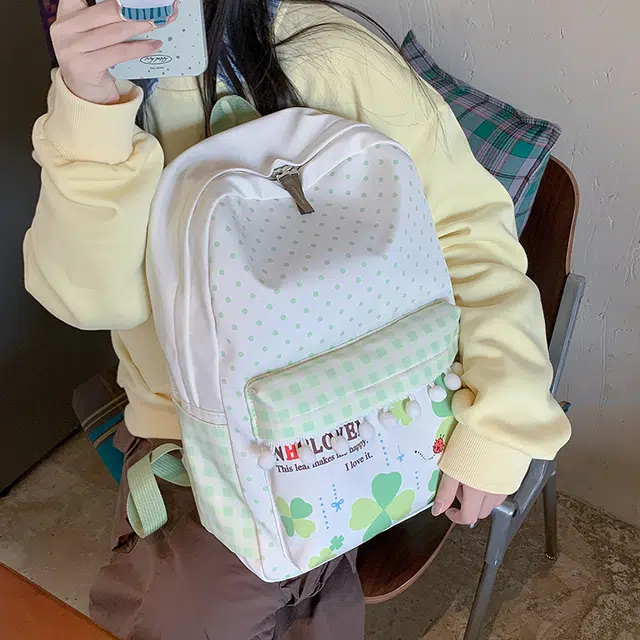 垣途者 日系甜美可爱四叶草波点绒球小清新 复合布面料 双肩包 女款 绿色拼白色
