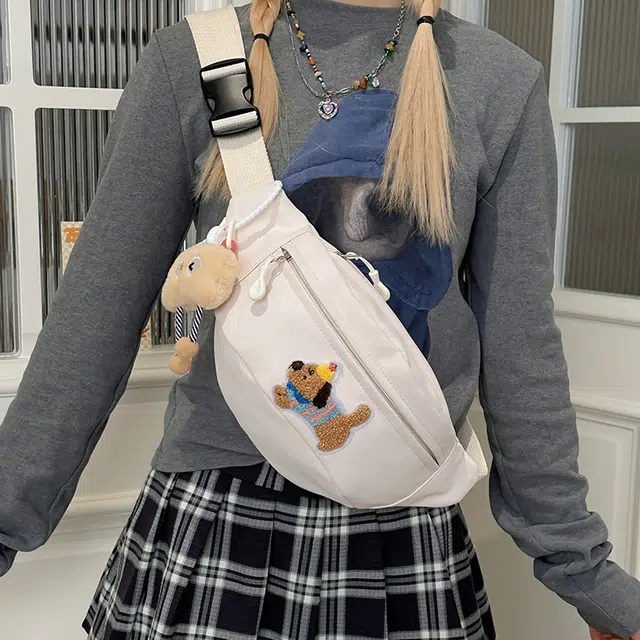 垣途者 日系可爱腊肠狗学生斜挎包 尼龙 胸包 女款 多色