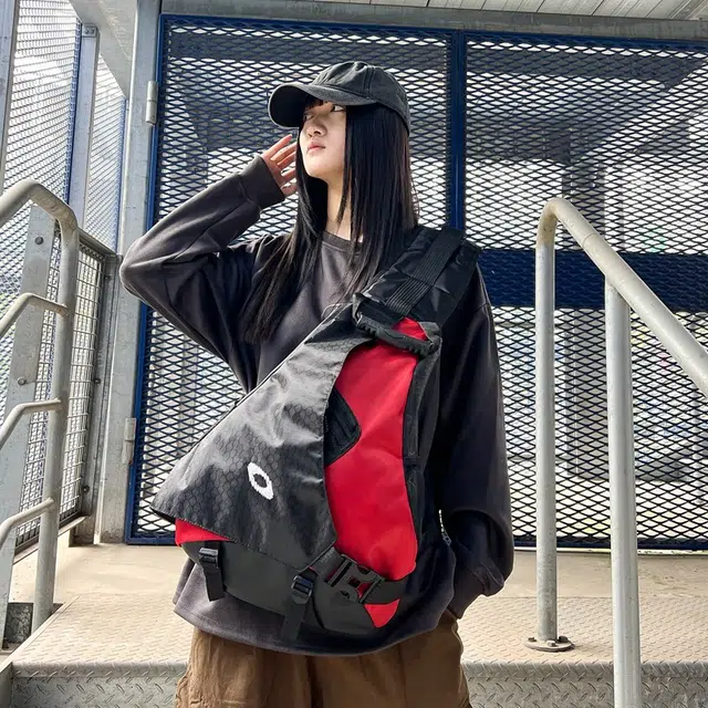 垣途者 潮牌运动胸包大容量街头单肩骑行机车包 尼龙 斜挎包 男女同款情侣款 黄色/红色/黑色