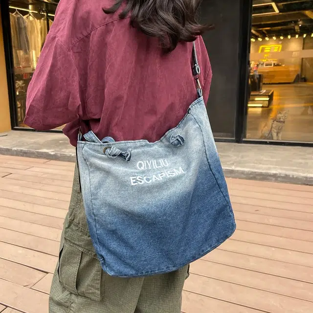 垣途者 韩版森系百搭 牛仔布 斜挎包 女款 多色