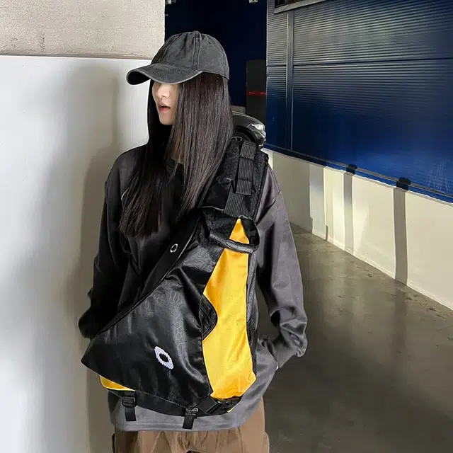 垣途者 潮牌运动胸包大容量街头单肩骑行机车包 尼龙 斜挎包 男女同款情侣款 黄色/红色/黑色