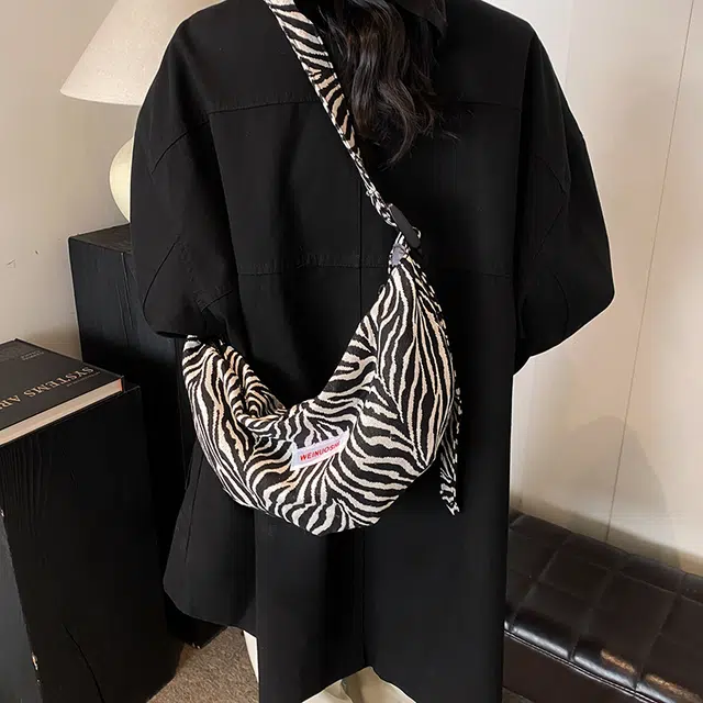 垣途者 潮牌单肩包 尼龙 斜挎包 女款 多色