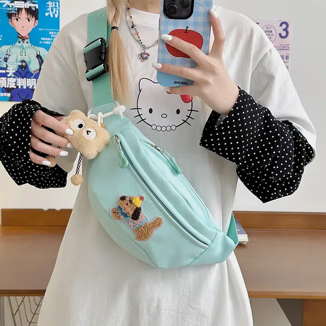 垣途者 日系可爱腊肠狗学生斜挎包 尼龙 胸包 女款 多色