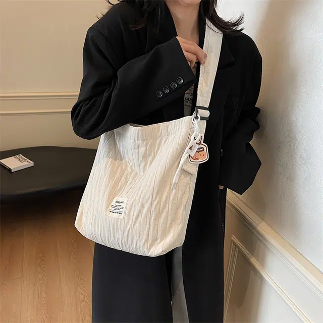 垣途者 休闲简约日常通勤时尚百搭 帆布 帆布单肩斜挎包 女款 红色白色蓝色粉色