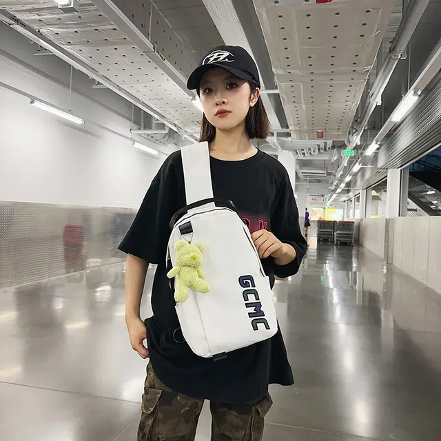 垣途者 街头潮流反光字母 牛津布 胸包 男女同款情侣款 多色