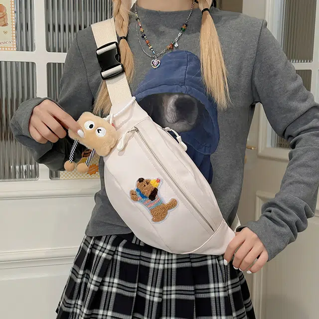 垣途者 日系可爱腊肠狗学生斜挎包 尼龙 胸包 女款 多色