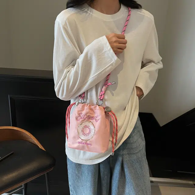 垣途者 韩系小众可爱百搭甜甜圈撞色 布 水桶包斜挎单肩包 女款 多色