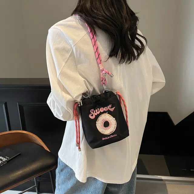 垣途者 韩系小众可爱百搭甜甜圈撞色 布 水桶包斜挎单肩包 女款 多色