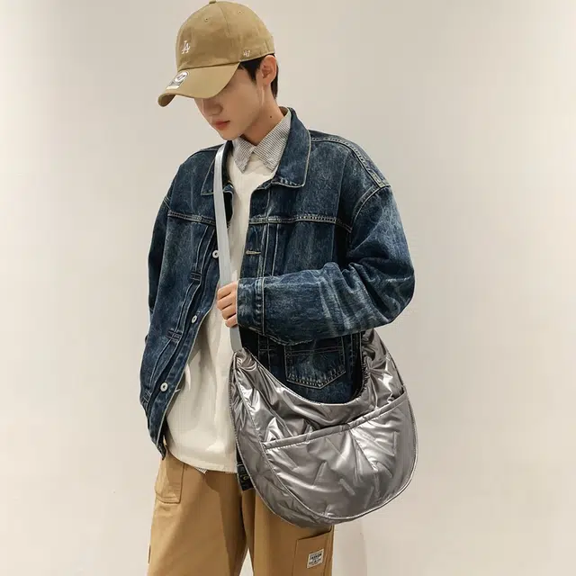 垣途者 潮牌复古秋冬服包韩版大容量单肩包 珠光棉 斜挎包 男女同款情侣款 多色
