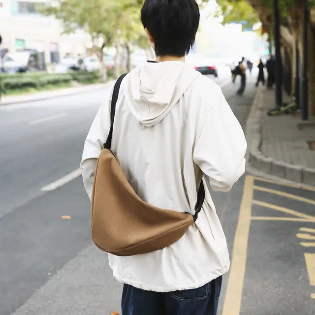 垣途者 简约百搭 麂皮绒 斜挎包 男女同款情侣款 多色