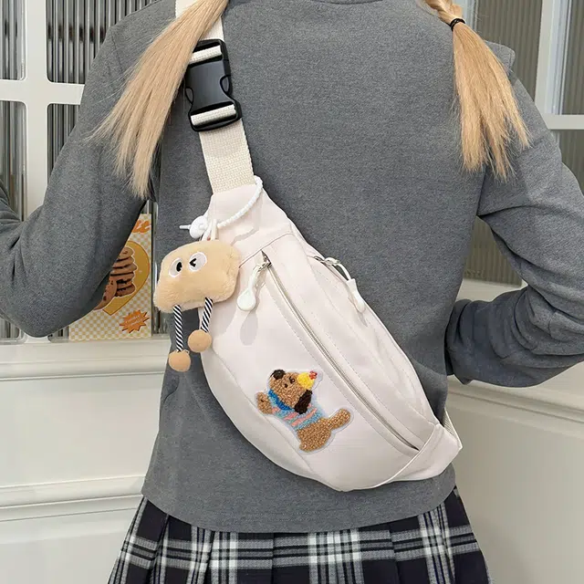 垣途者 日系可爱腊肠狗学生斜挎包 尼龙 胸包 女款 多色