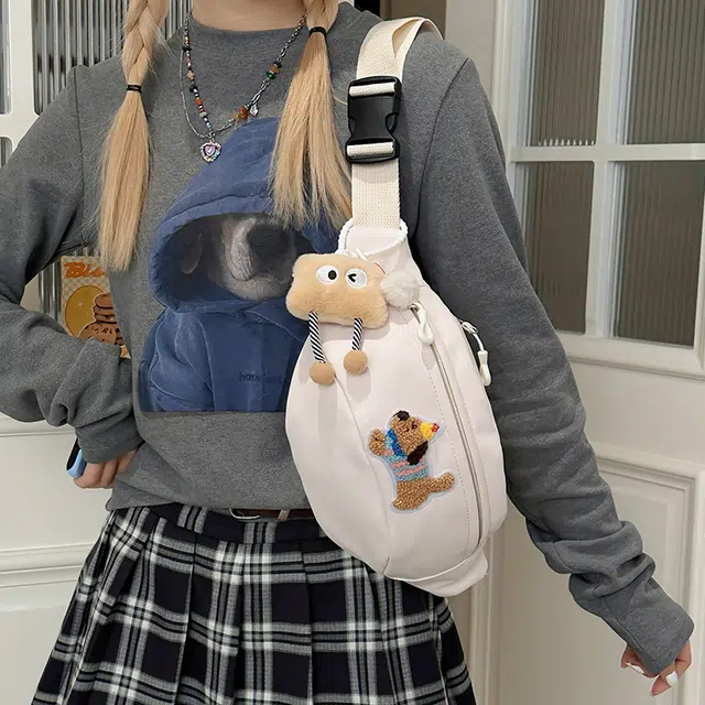 垣途者 日系可爱腊肠狗学生斜挎包 尼龙 胸包 女款 多色