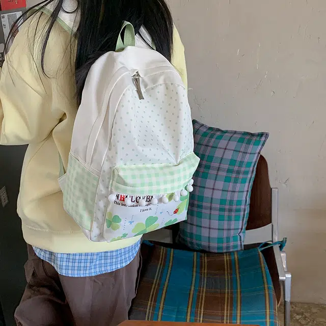 垣途者 日系甜美可爱四叶草波点绒球小清新 复合布面料 双肩包 女款 绿色拼白色