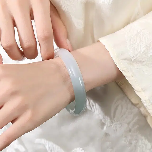 一世倾 新中式国潮风韵 精致细腻百搭 复古森系高级清冷风 烟雨江南天然 玉髓 手镯 男女同款情侣款