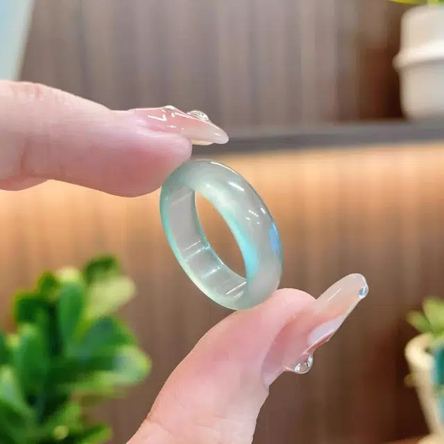 一世倾 俏皮灵动生机勃勃新中式清新显白青绿招财转运指环五行净化磁场上岸招财暴富轻奢礼盒好运天然 玛瑙 戒指 男女同款情侣款