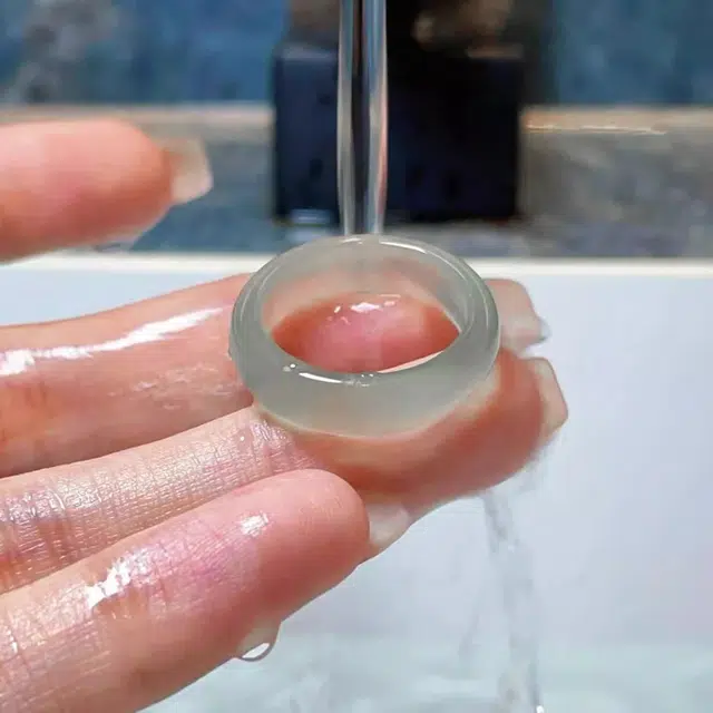 一世倾 俏皮灵动生机勃勃新中式清新显白青绿招财转运指环五行净化磁场上岸招财暴富轻奢礼盒好运天然 玛瑙 戒指 男女同款情侣款