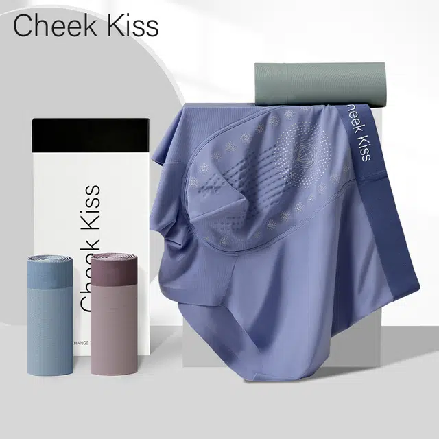 cheekkiss 4