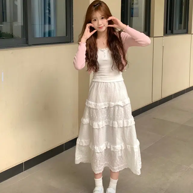 依钗 韩系纯色高腰蕾丝边温柔风显瘦蓬蓬蛋糕半身裙休闲长裙 女款