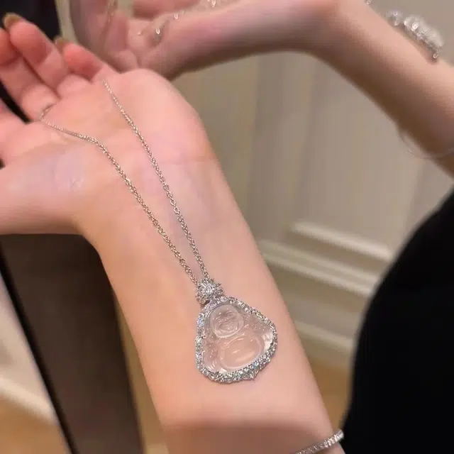 琢玉居 喜笑弥勒佛 新中式本命年大肚佛 温润平安#好运 琉璃 吊坠 女款