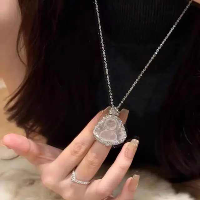 琢玉居 喜笑弥勒佛 新中式本命年大肚佛 温润平安#好运 琉璃 吊坠 女款