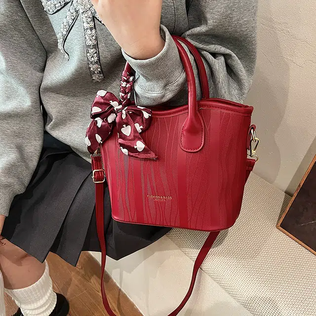 PINK·LAND Handbag Red