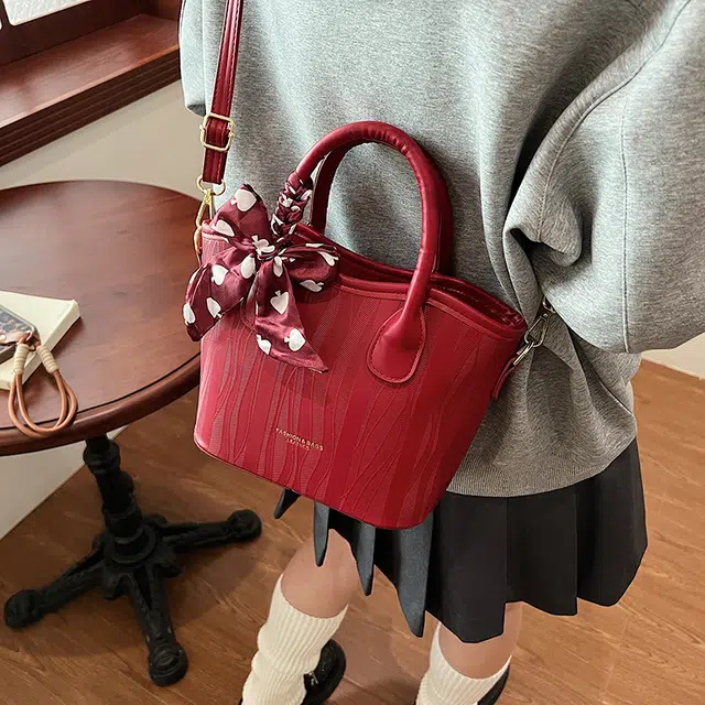 PINK·LAND Handbag Red