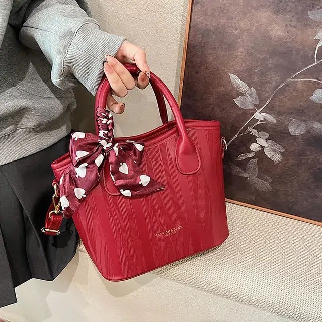 PINK·LAND Handbag Red