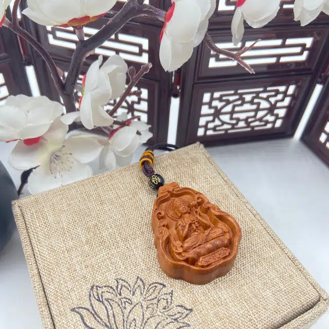 耳玺 雕刻佛像好运连连吉祥如意国潮新中式复古小众设计招财纳福助力学业事业上岸六字真言#好运#吉祥 桃木 项链 男女同款情侣款