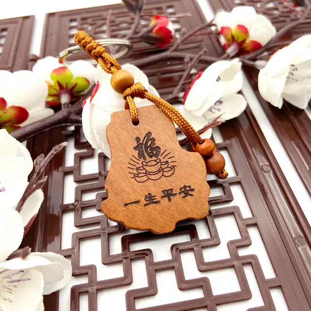 耳玺 新中式雕刻平安白菜配饰吉祥如意国潮纳福招财平安顺遂#好运#吉祥 桃木 挂件 男女同款情侣款