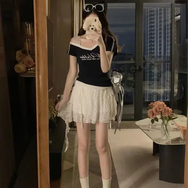 COMMA GIRL MMT